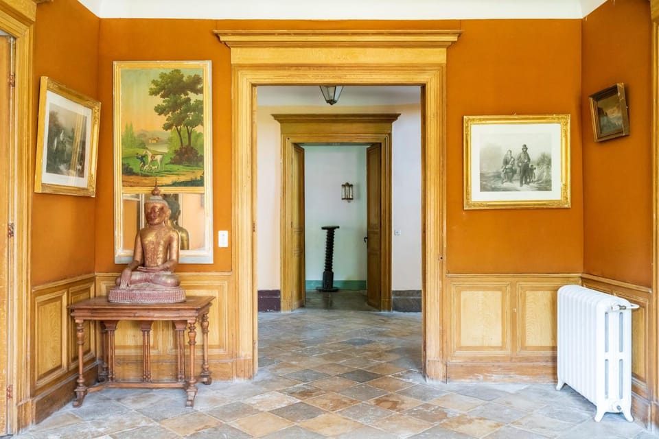 Property building, Living room