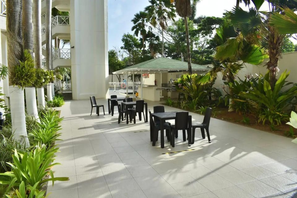Patio, Lounge or bar