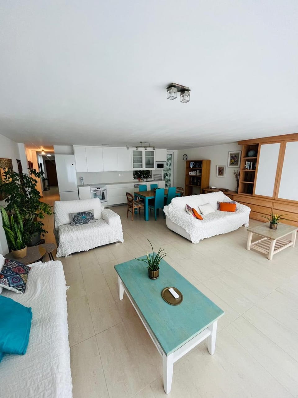 TV and multimedia, Kitchen or kitchenette, Living room, Dining area