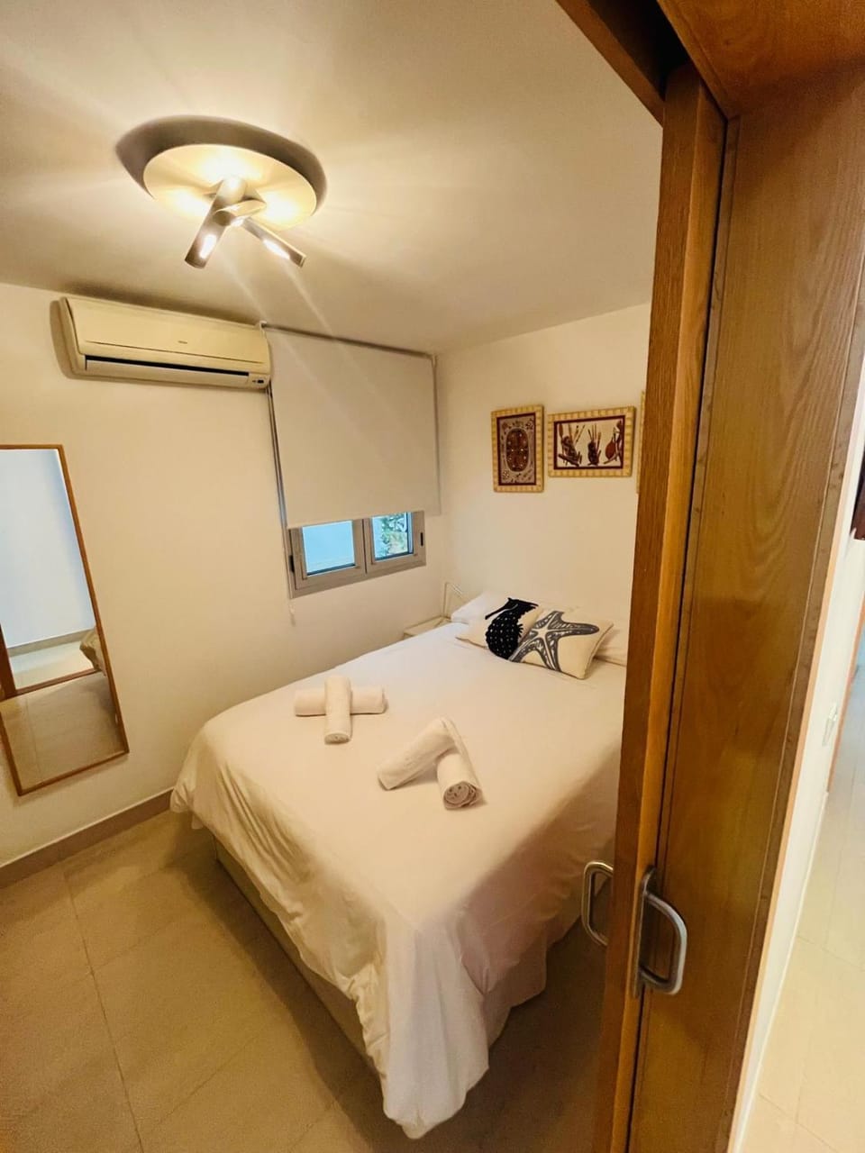 Bed, Bedroom, air conditioner