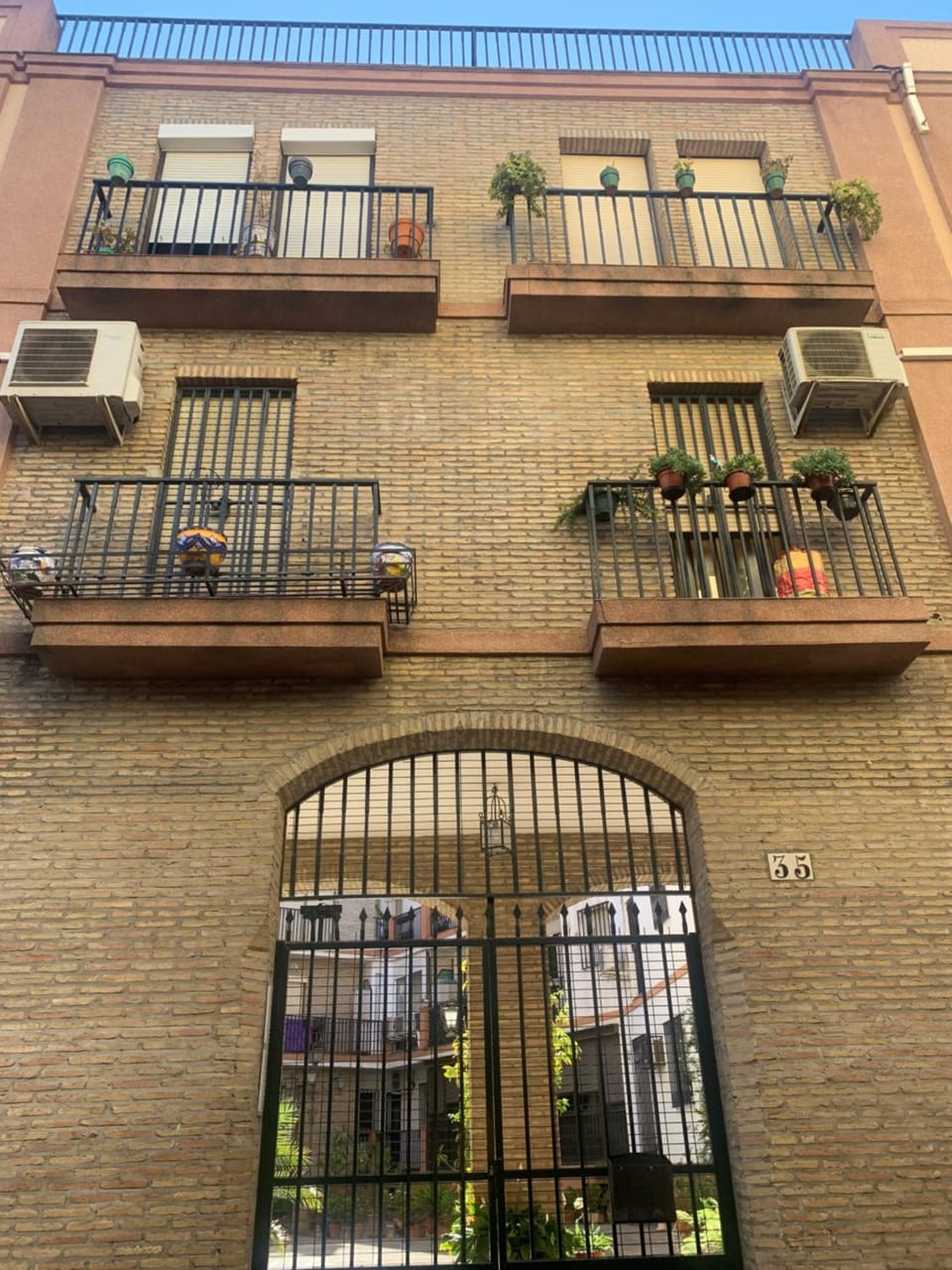 Property building, Patio, Facade/entrance