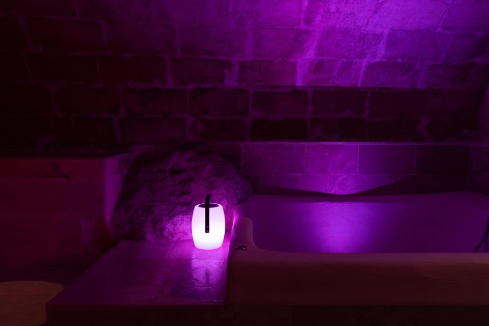 Hot Tub, Spa and wellness centre/facilities