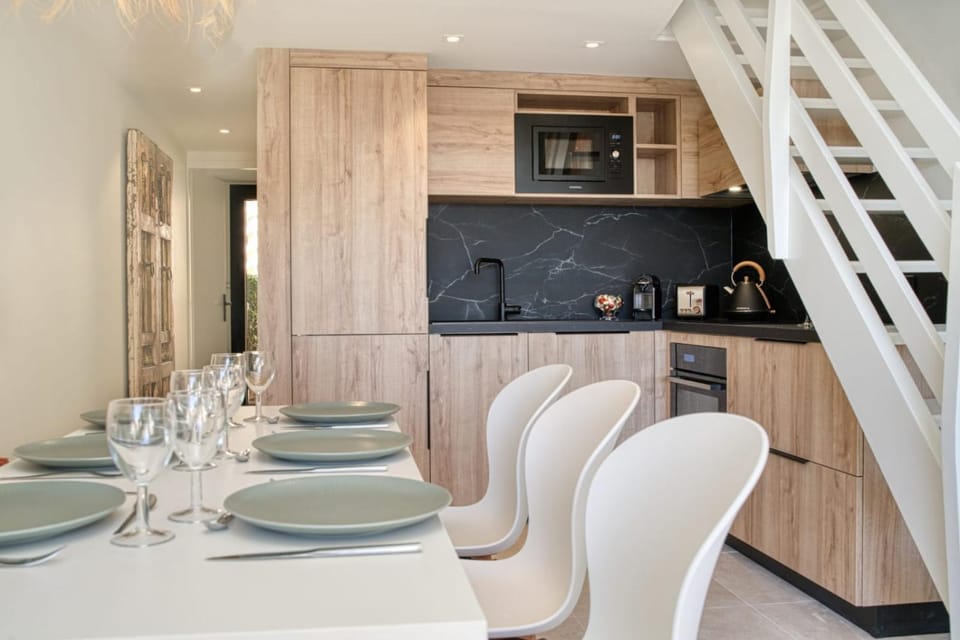Coffee/tea facilities, Kitchen or kitchenette, Dining area, minibar, pet friendly, stove, toaster