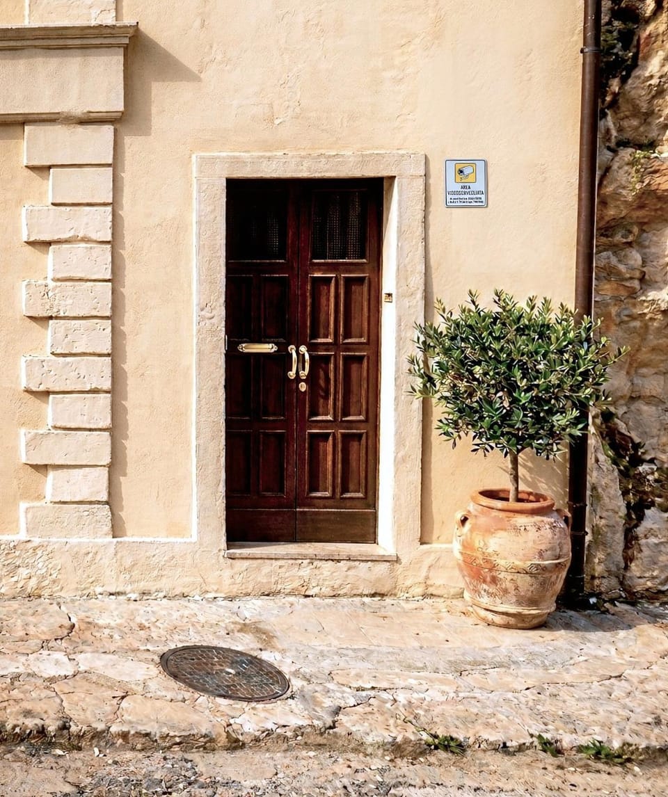 Casa Roca - Elegante e ampio appartamento a due passi dal centro, FREE PARKING Apartment in Modica