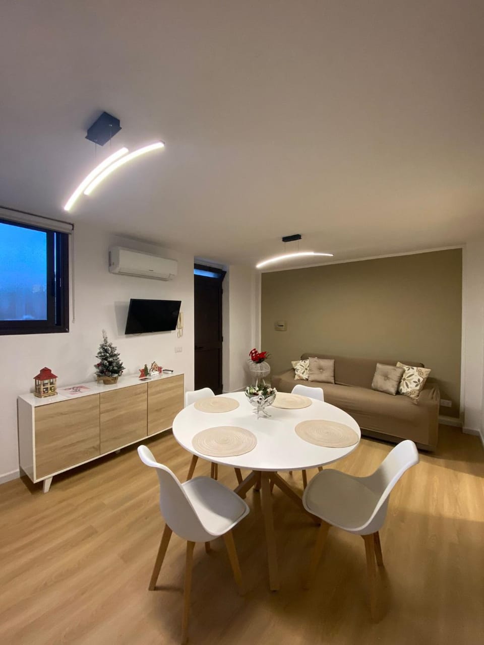 Living room, Seating area, kitchen