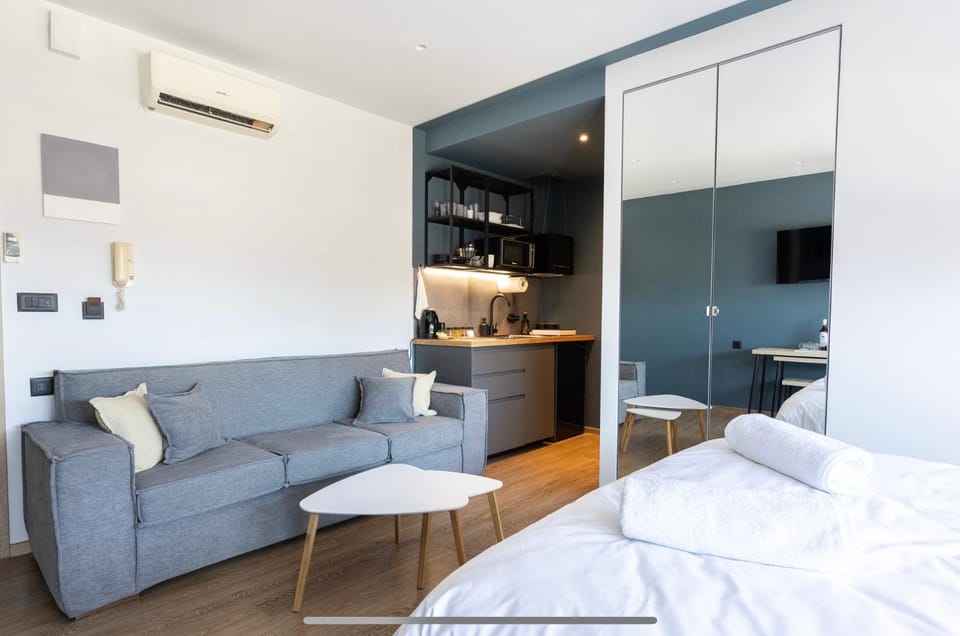 Nanas luxury studio with balcony Apartment in Heraklion