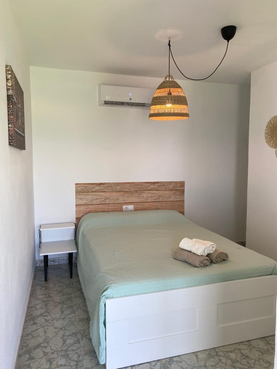 Bedroom, air conditioner