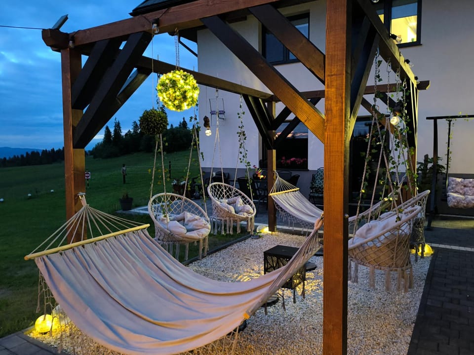 Willa Lux Wolf JACUZZI&SAUNA&GROTA SOLNA Bed and Breakfast in Lesser Poland Voivodeship