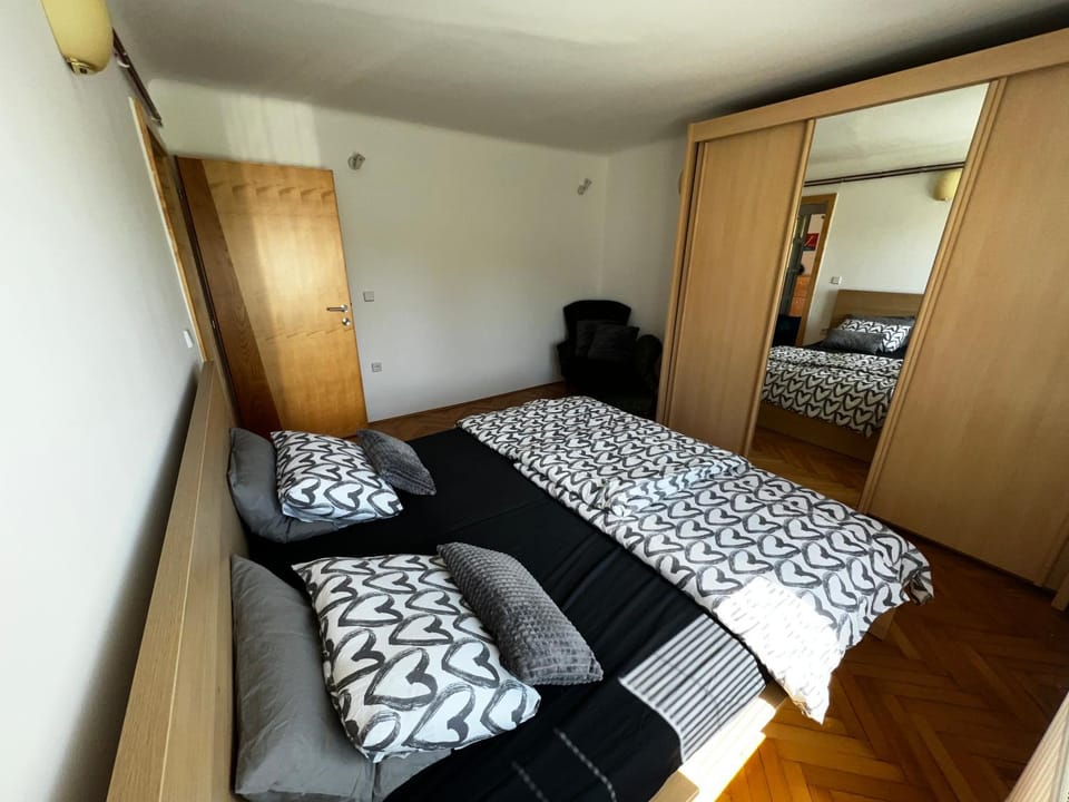 Bed, Bedroom, wardrobe