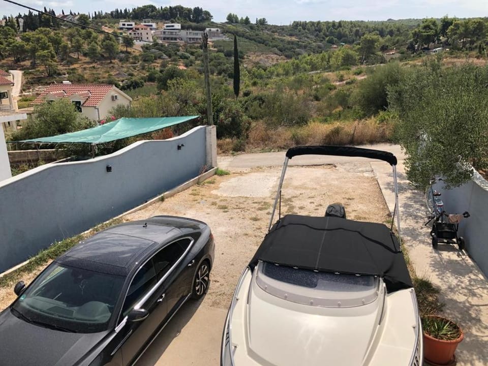 City view, Street view, Parking