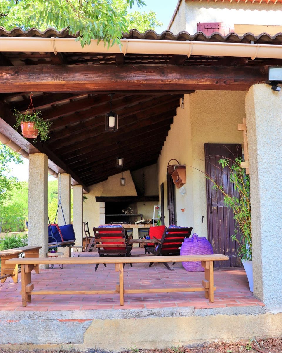 Au Coeur Des Arbres Bed and Breakfast in Provence