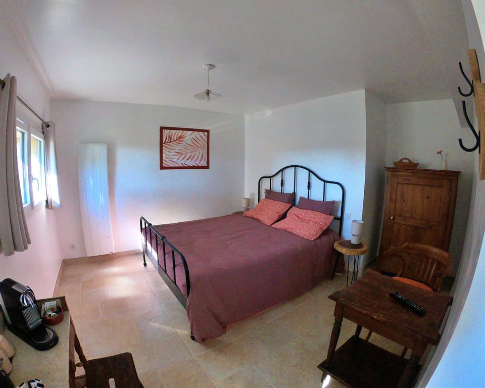 Au Coeur Des Arbres Bed and Breakfast in Provence