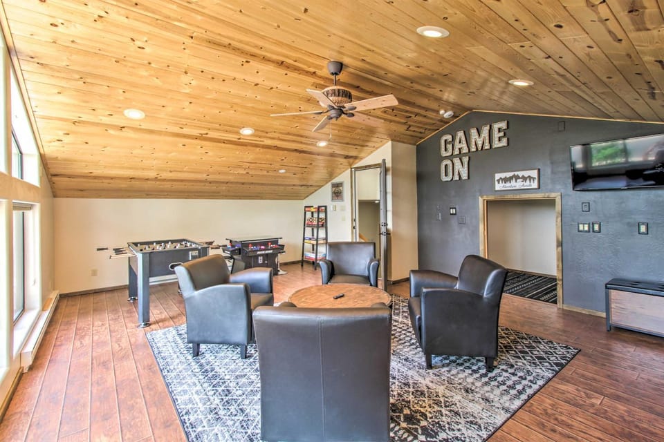 Hot Tub & Game Room: All-Season Pinetop Cabin Cabin in Pinetop-Lakeside
