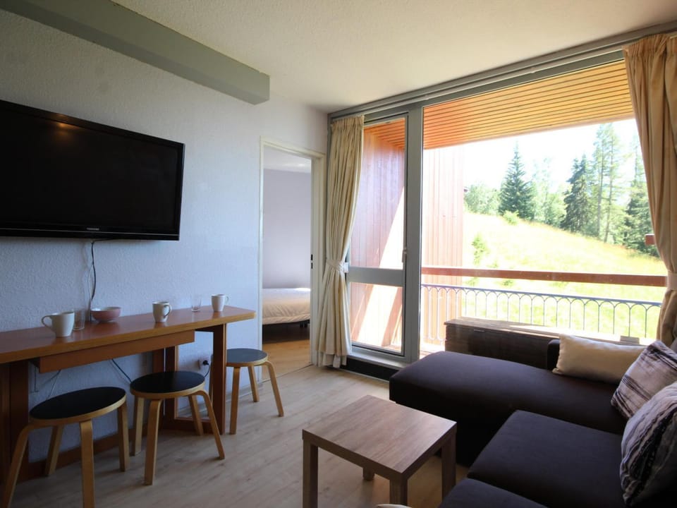 Appartement rénové 2 pièces, balcon, prox commerces, non fumeur - FR-1-346-385 Apartment in Landry