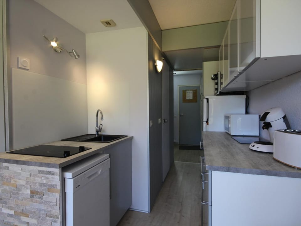 Appartement rénové 2 pièces, balcon, prox commerces, non fumeur - FR-1-346-385 Apartment in Landry
