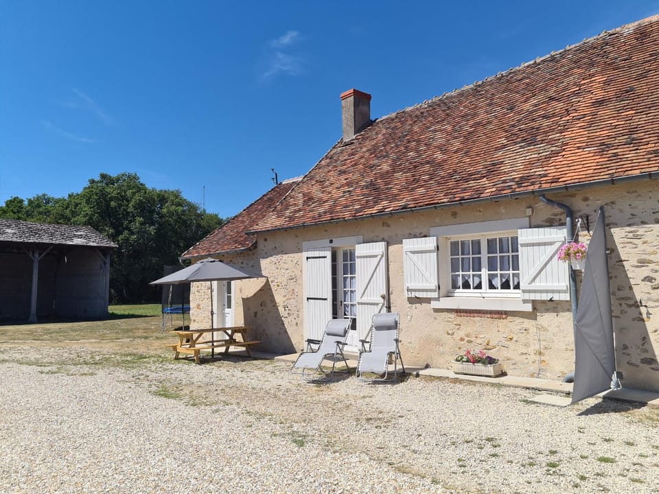 Maison en Berry avec Garage et Tout Inclus - FR-1-591-366 House in Centre-Val de Loire