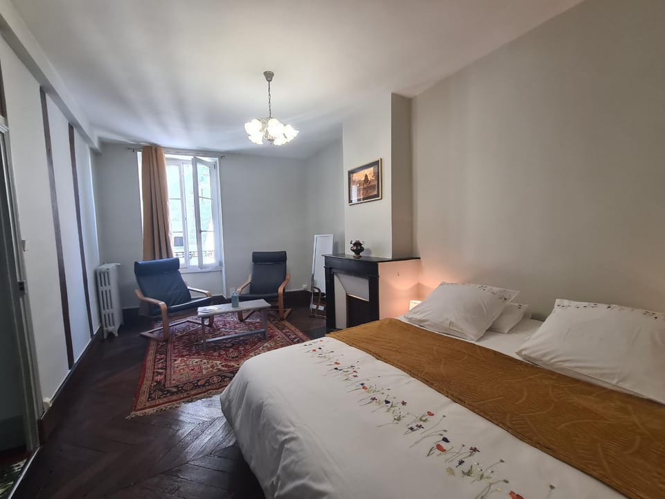 Maison confortable près des Châteaux de la Loire et Zoo de Beauval avec cour et parking privé - FR-1-591-367 House in Centre-Val de Loire