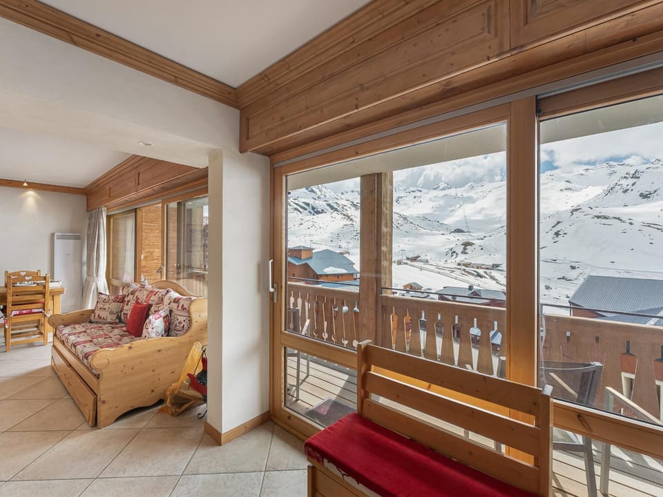 Appartement spacieux pour 6, proche pistes, parking et wifi - FR-1-640-11 Apartment in Les Allues