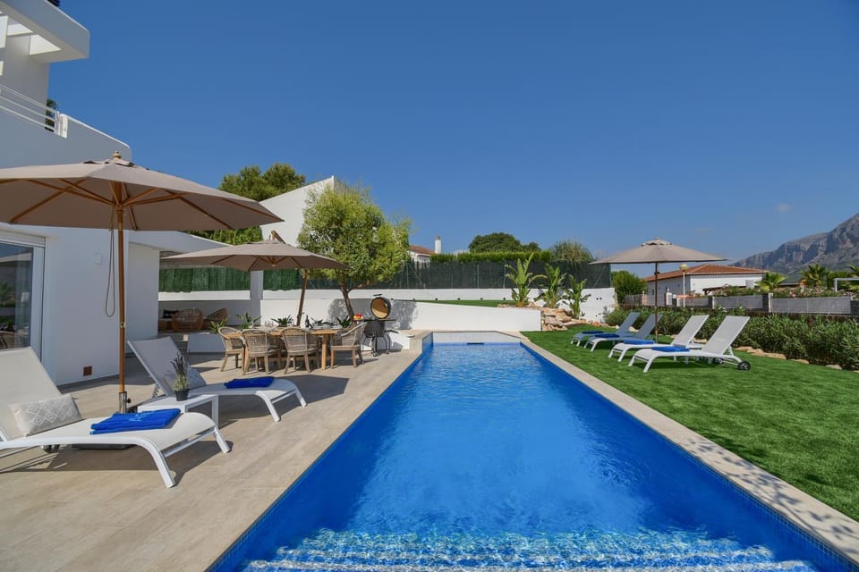 Solarium, Swimming pool