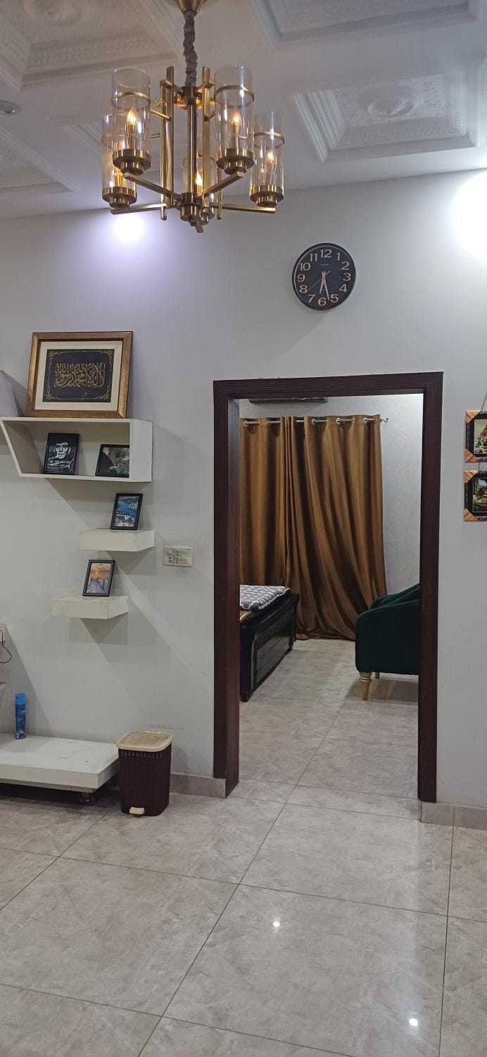 Bed, Living room, Photo of the whole room, Seating area, Bedroom