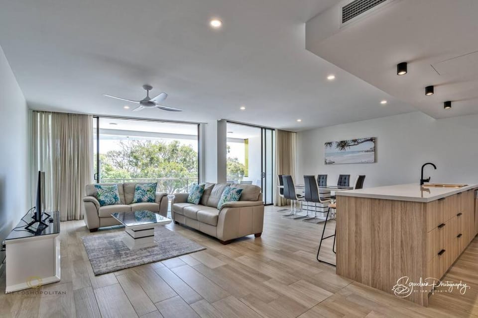 THE COSMOPOLITAN COTTON TREE Unit 10307 RIVERFRONT BREEZE Apartment in Maroochydore