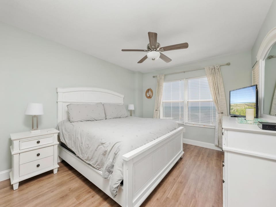 Bed, TV and multimedia, Bedroom, furniture