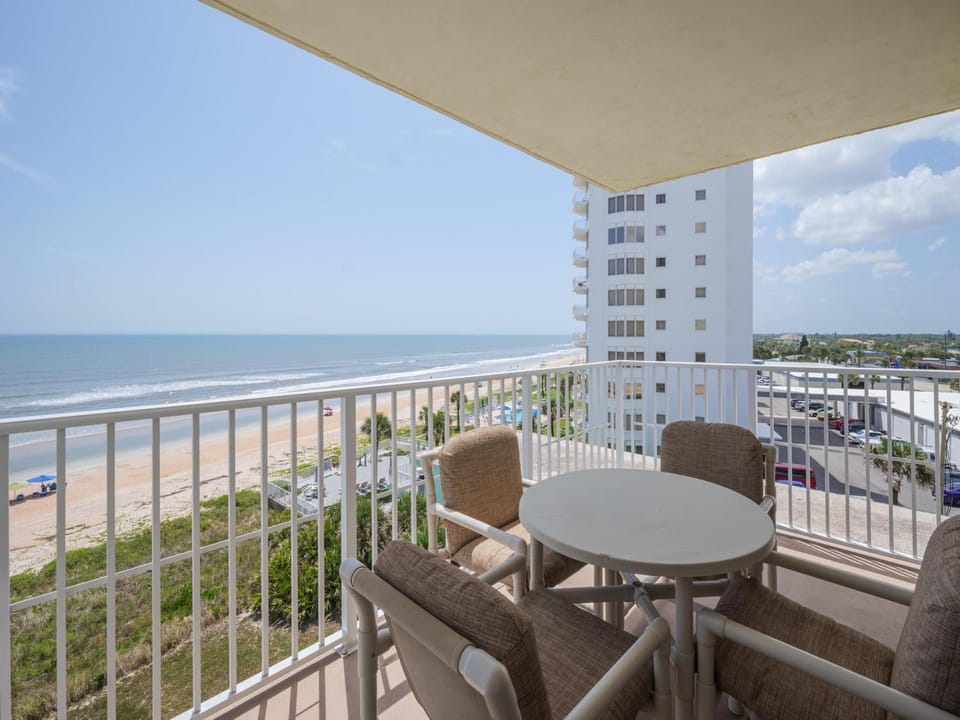Balcony/Terrace, Seating area, Beach, Sea view, furniture