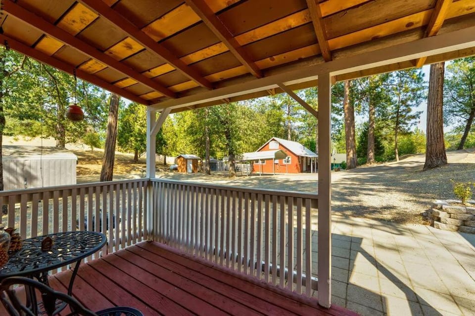 Acorn Cottage - Hidden gem in green heaven, getaway to Bass Lake & Yosemite House in Sierra Nevada