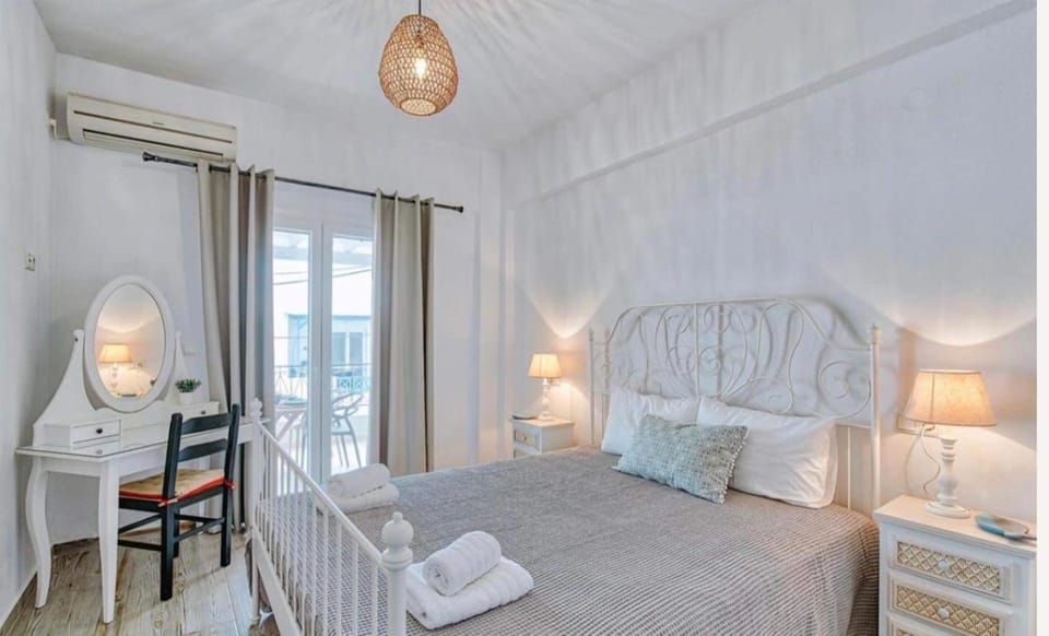 GARBIS HOUSE ( Antiparos Main Street ) House in Decentralized Administration of the Aegean