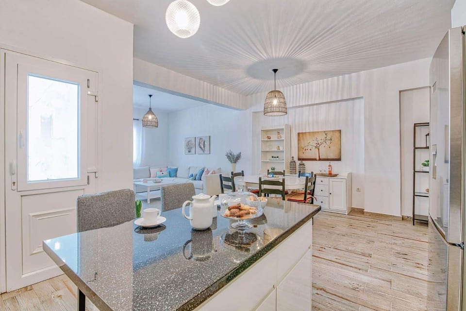 GARBIS HOUSE ( Antiparos Main Street ) House in Decentralized Administration of the Aegean