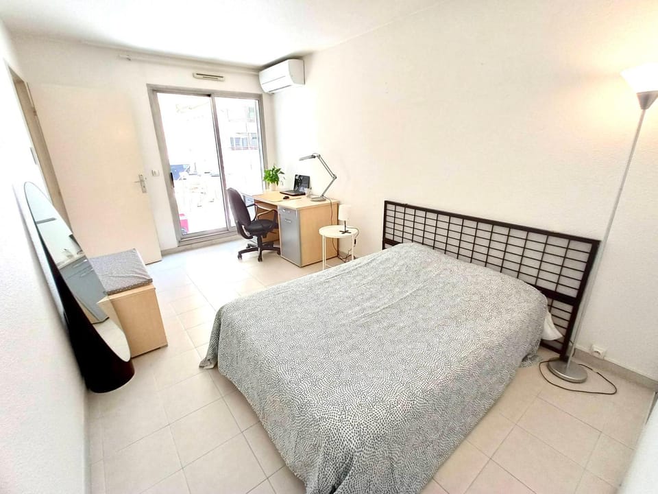 Bed, Photo of the whole room, Bedroom