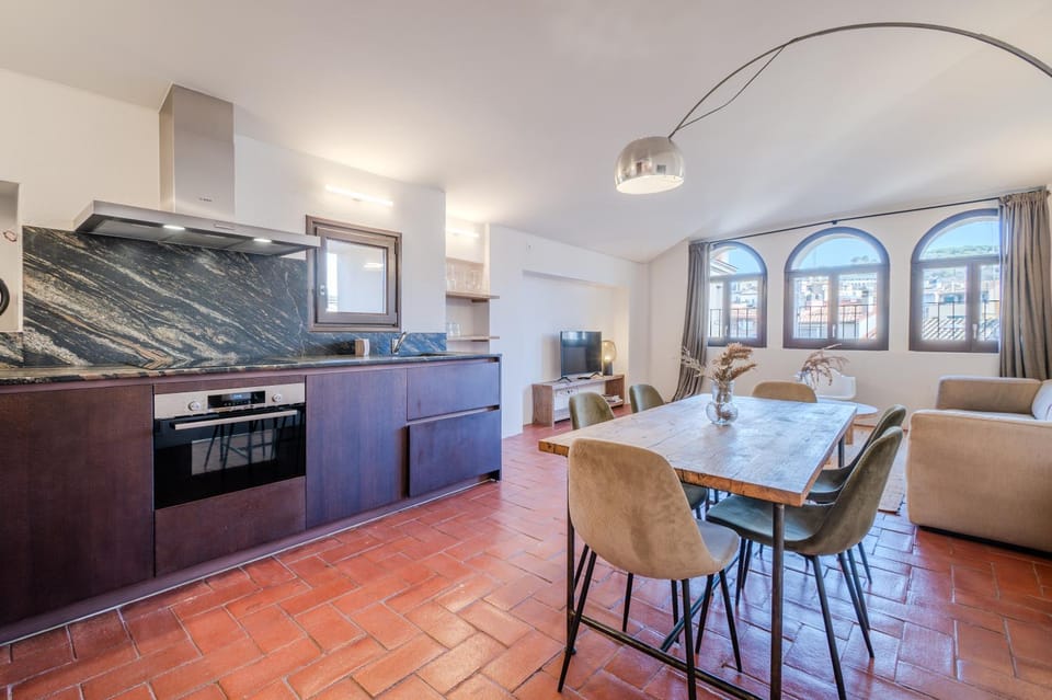 Kitchen or kitchenette, Living room, Dining area