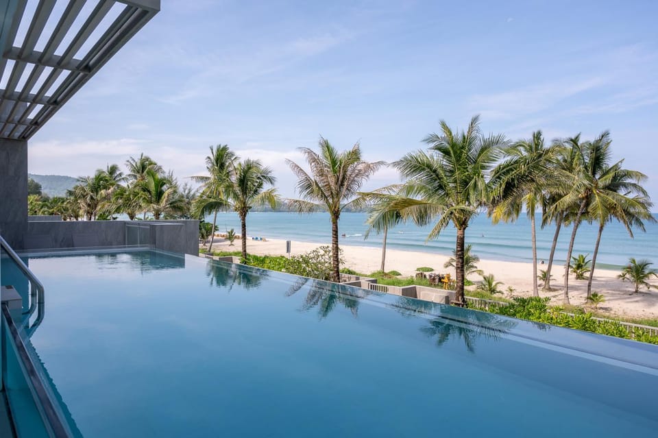 Day, Natural landscape, Pool view, Sea view, Swimming pool