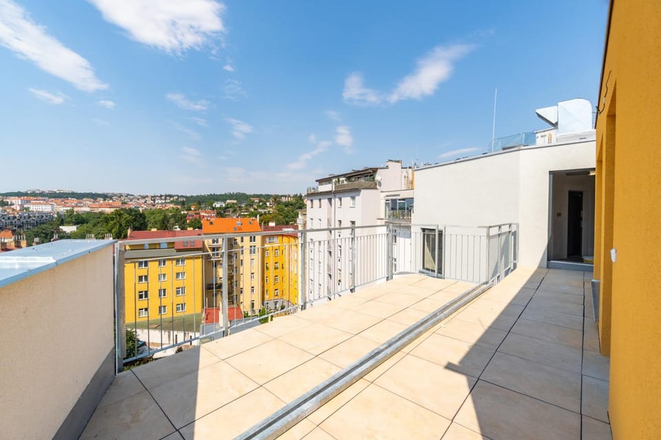 Balcony/Terrace, City view, Street view