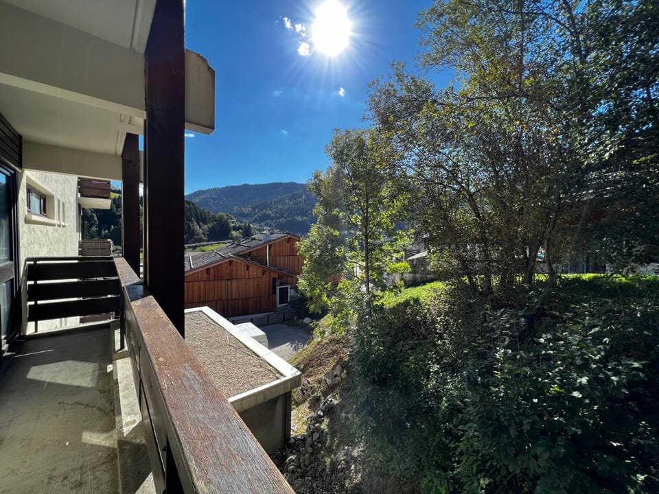 Balcony/Terrace, Mountain view