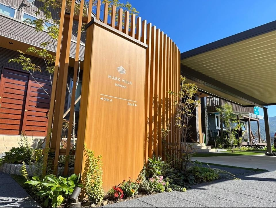Property building, Day