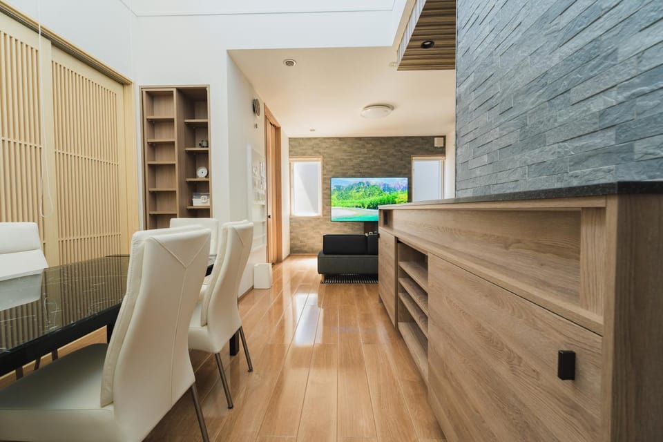 Living room, Dining area