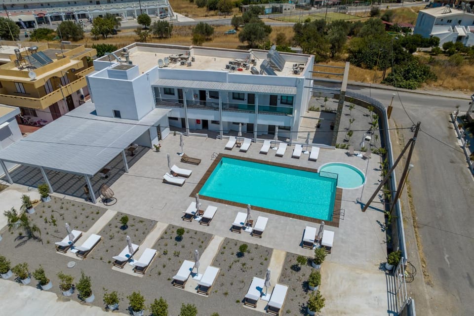 Property building, Day, Neighbourhood, Bird's eye view, Pool view, Street view, Swimming pool, Parking, sunbed