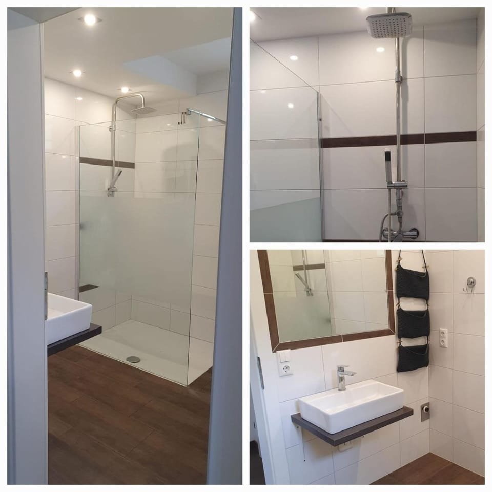 Shower, Bathroom, towels