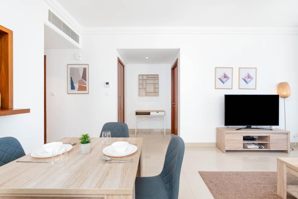 Unified Vacation Homes-1 Bed Apt with Stunning View-High floor-Free Pool Gym Apartment in Dubai