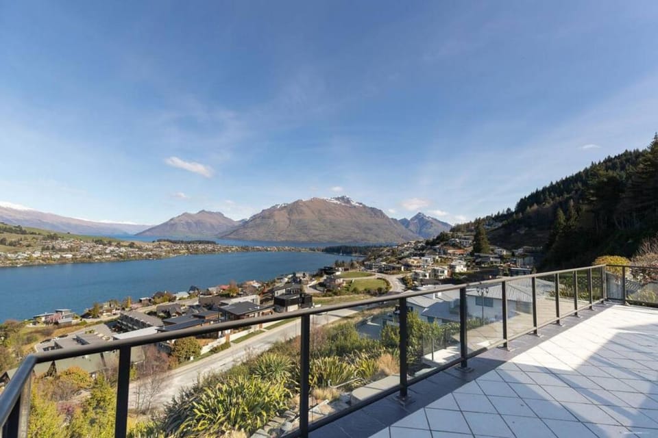 Day, Natural landscape, View (from property/room), Balcony/Terrace, Lake view, Mountain view