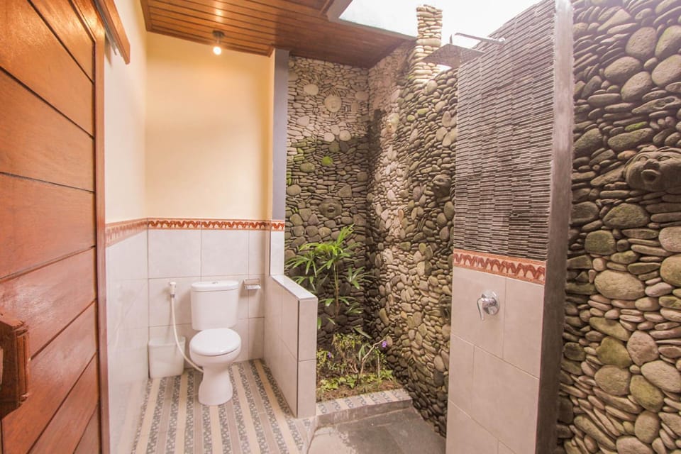 Shower, Toilet, Garden, Bathroom