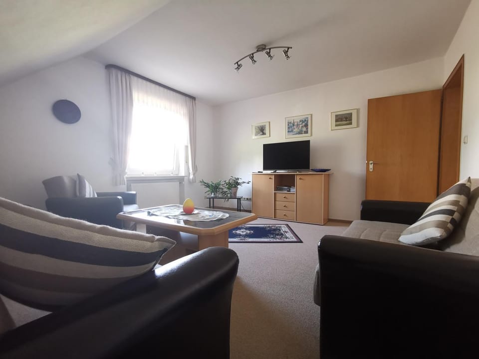 Ferienwohnung Schellen Mehren - KEINE Monteurwohnung! Apartment in Vulkaneifel