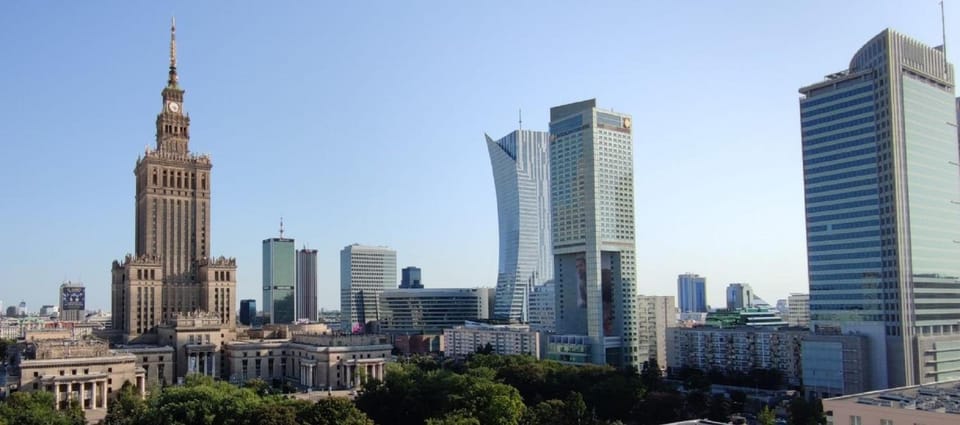 Nearby landmark, View (from property/room), City view, Landmark view