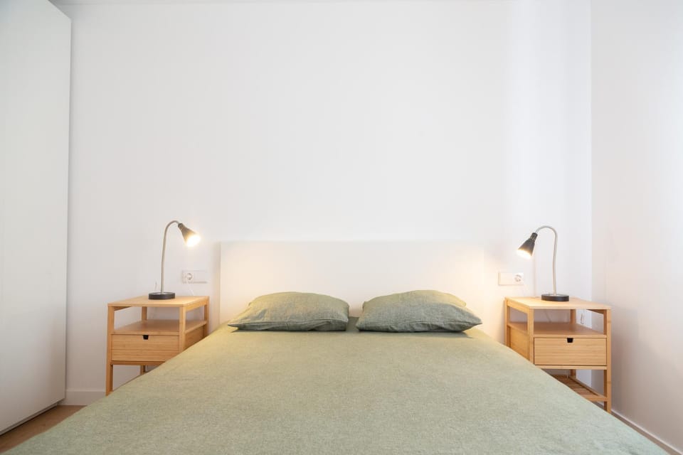 Bed, Photo of the whole room, Bedroom