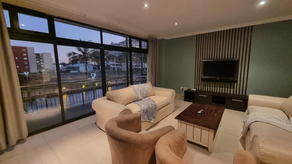 Nearby landmark, Living room, Seating area