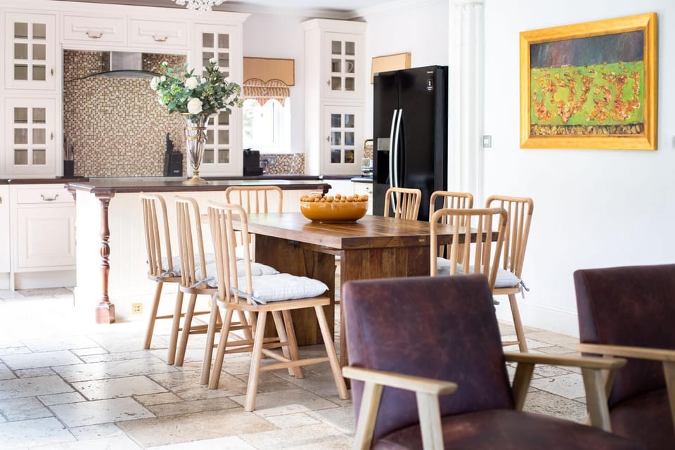 Dining area, kitchen