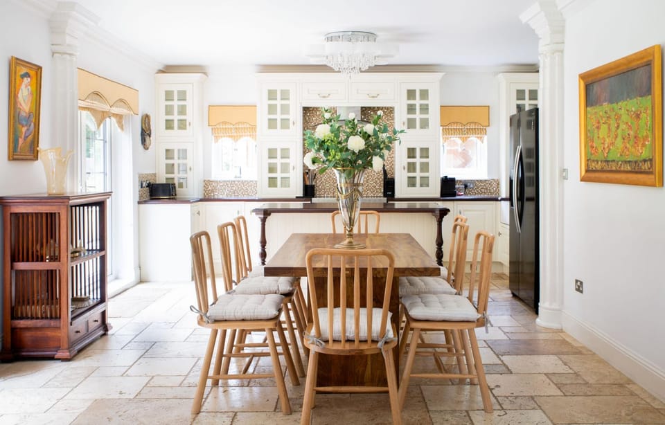 Dining area, kitchen