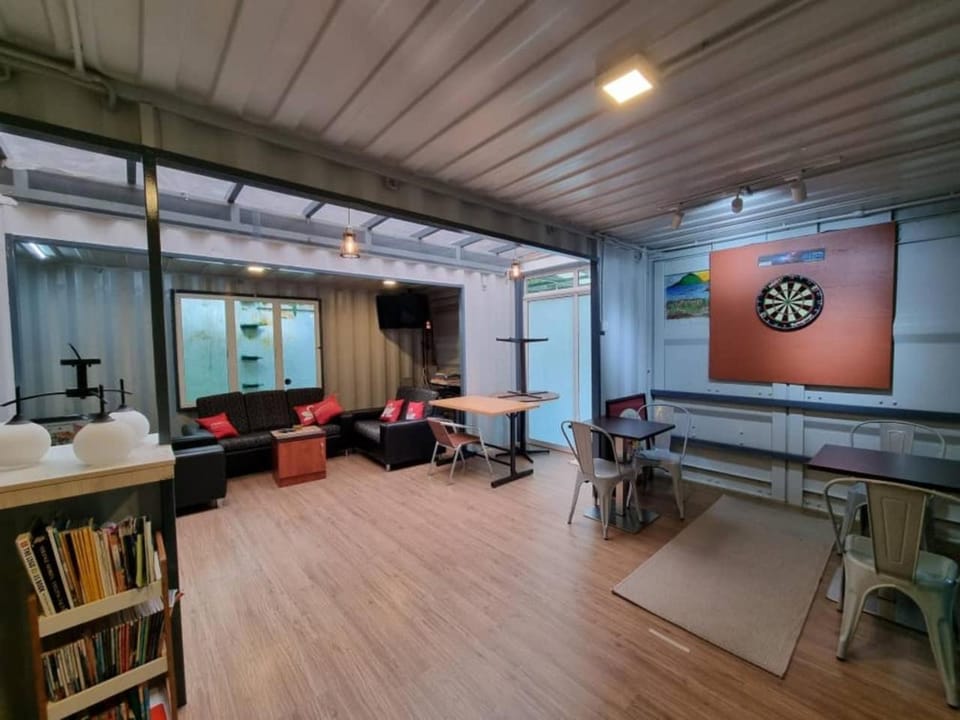 Living room, Seating area, Entertainment, locker