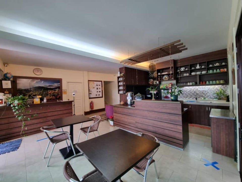 Kitchen or kitchenette, Lobby or reception